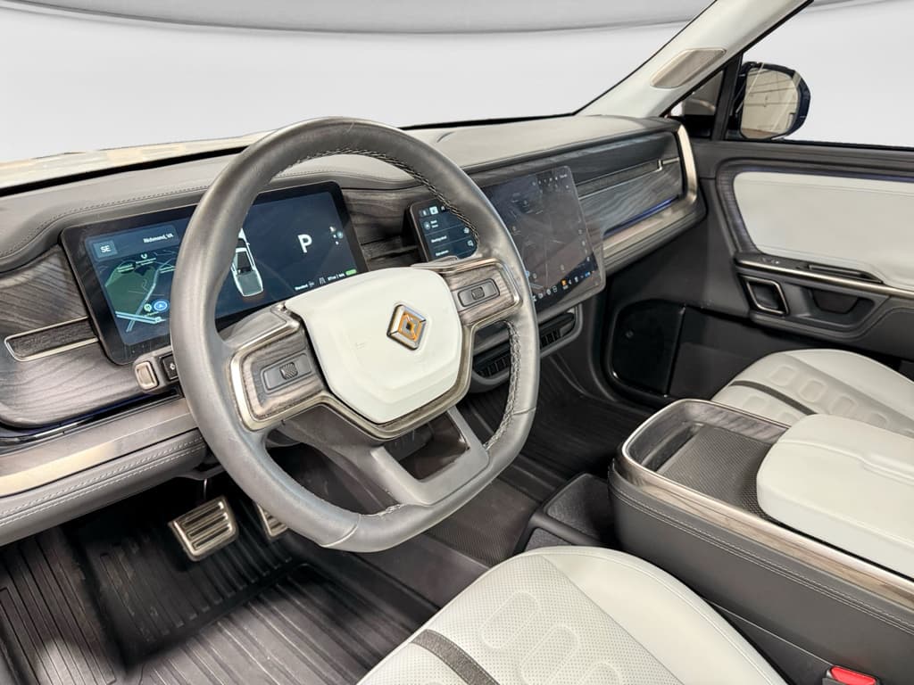2024 Rivian R1T view 17