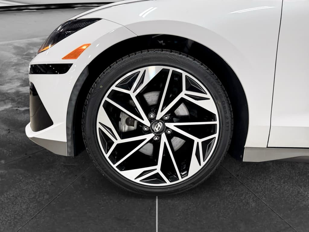 2023 Hyundai IONIQ 6 view 31