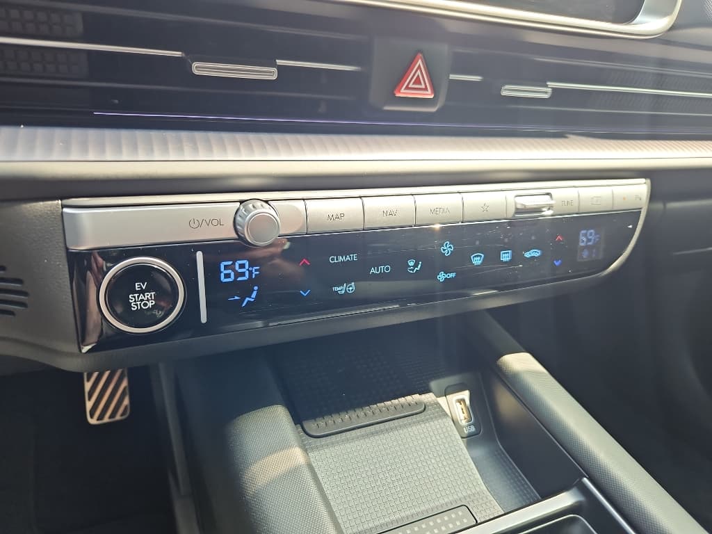2023 Hyundai IONIQ 6 view 18