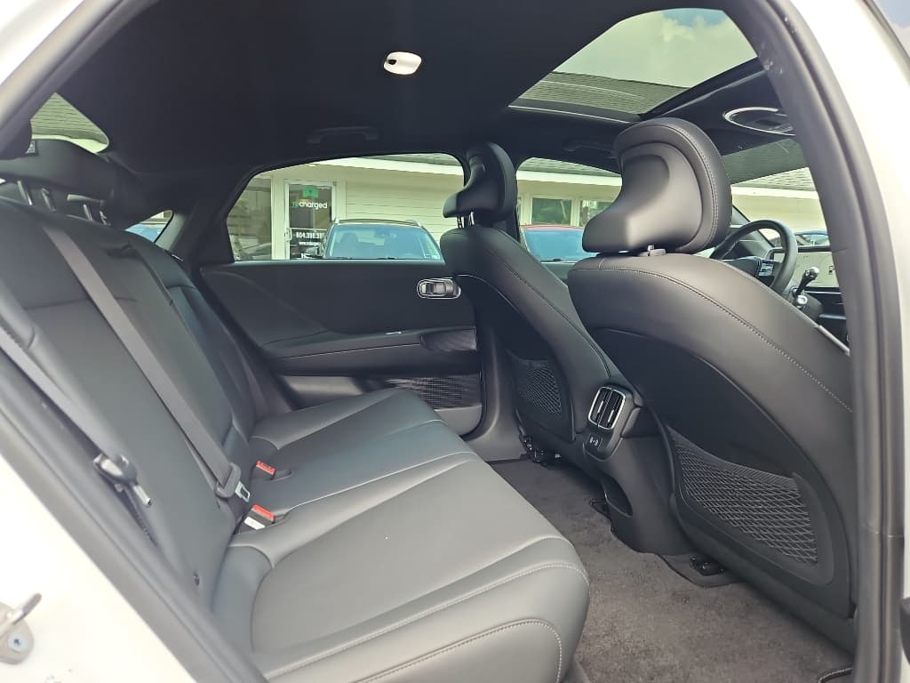 2023 Hyundai IONIQ 6 view 24