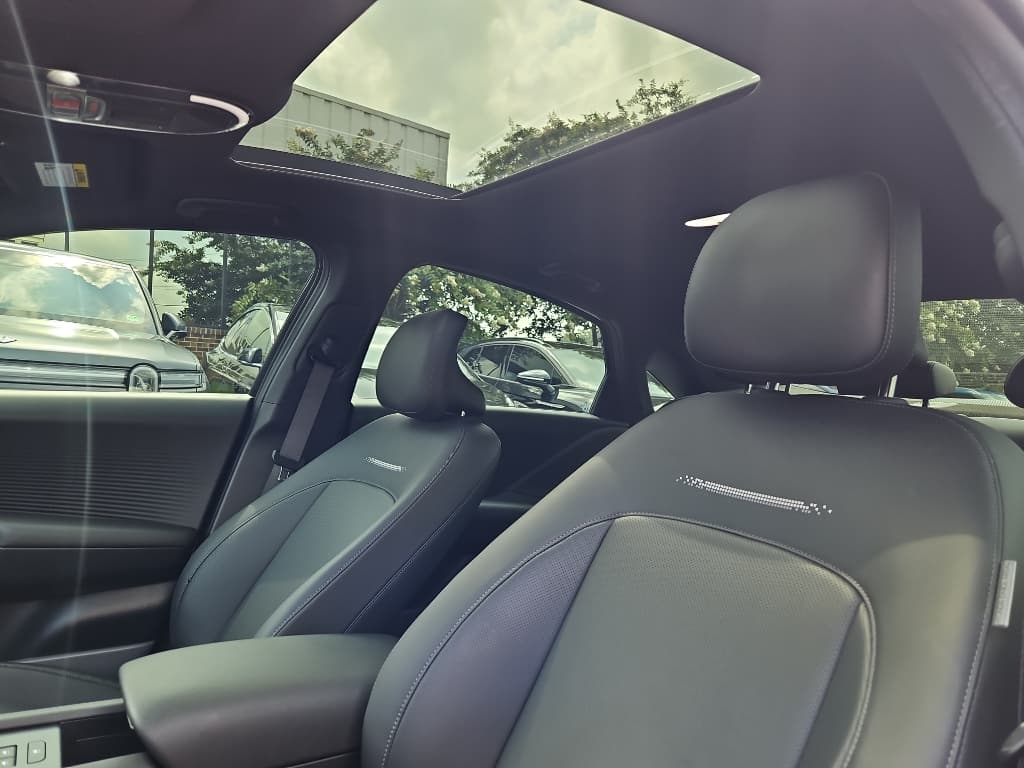 2023 Hyundai IONIQ 6 view 25
