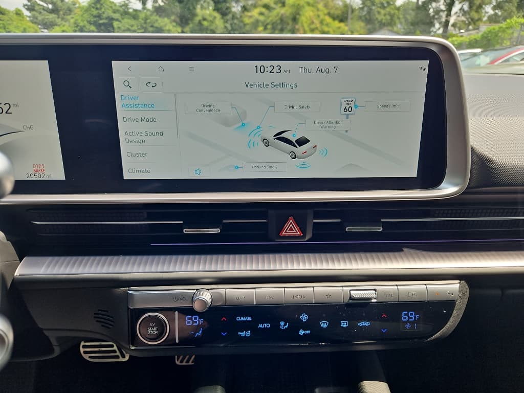 2023 Hyundai IONIQ 6 view 16