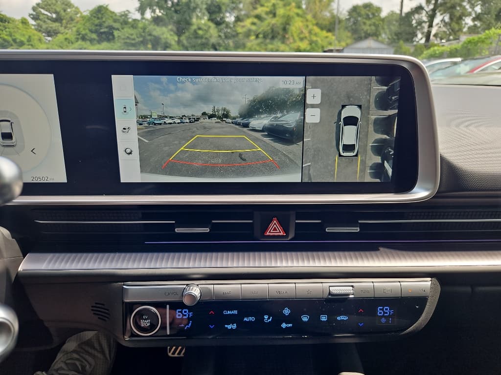 2023 Hyundai IONIQ 6 view 17