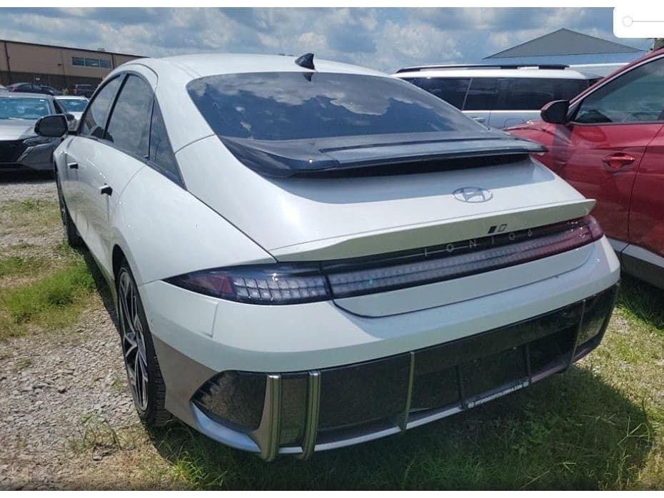 2023 Hyundai IONIQ 6 view 2