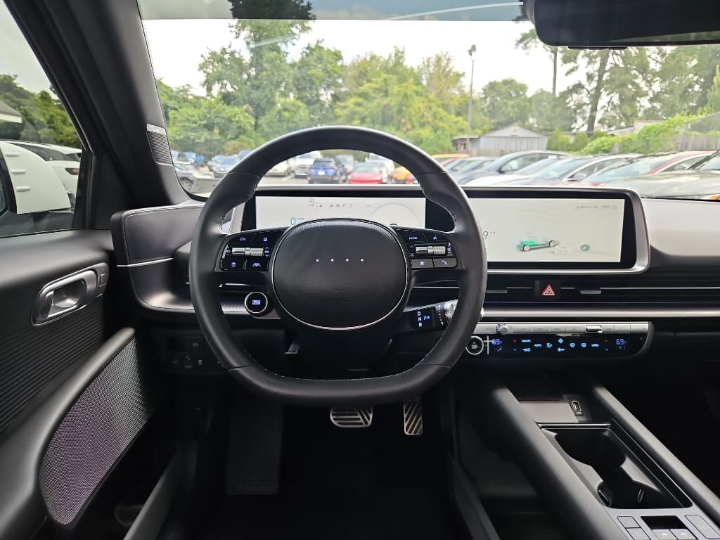 2023 Hyundai IONIQ 6 view 8
