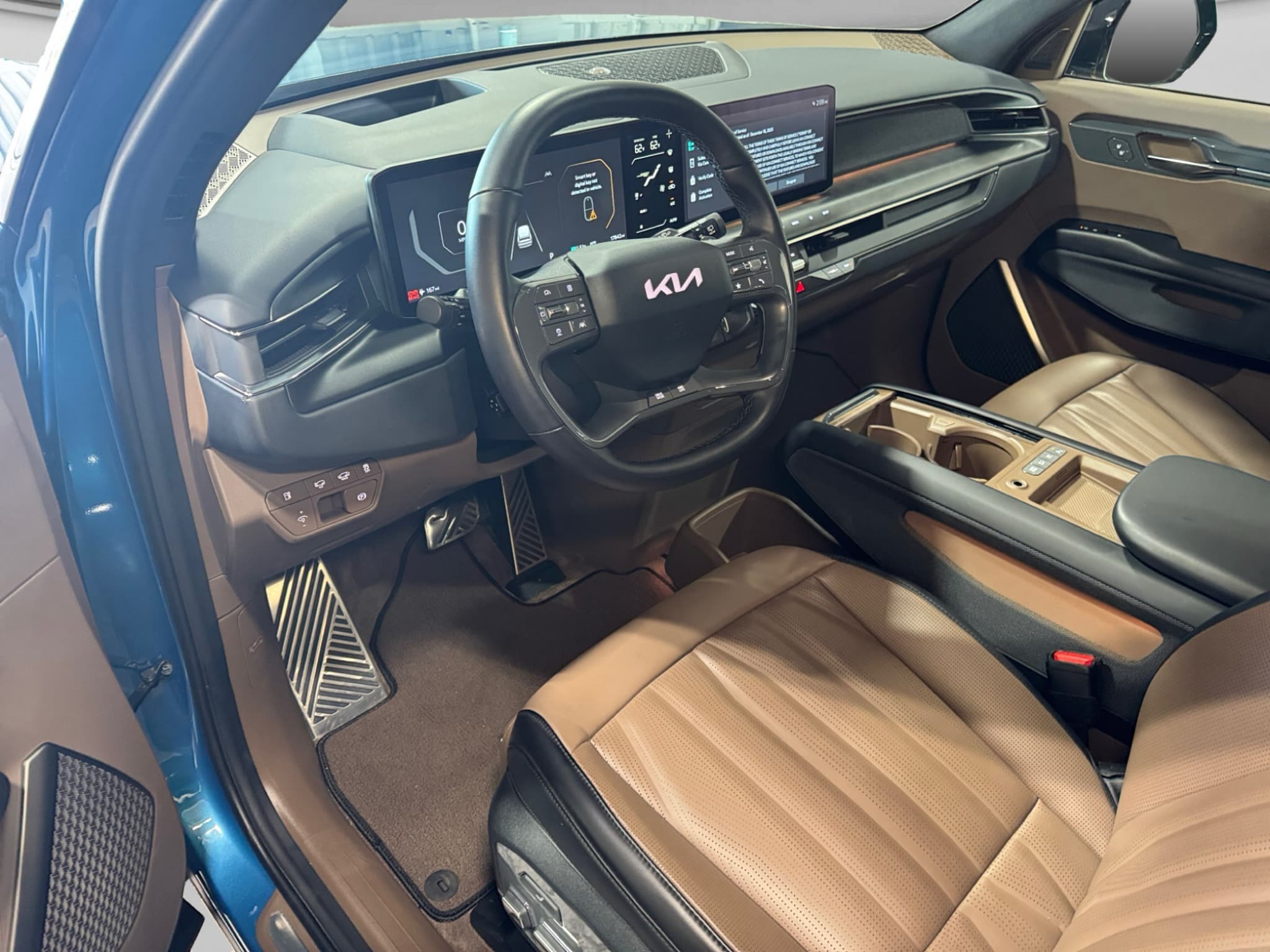 2024 Kia EV9 view 17