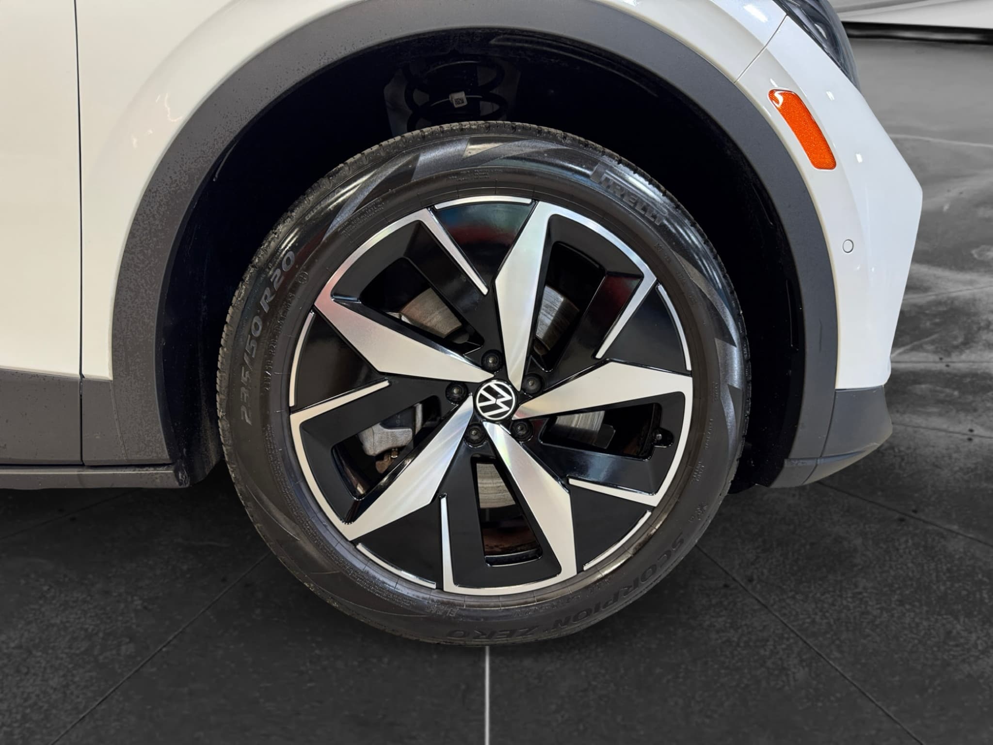 2023 Volkswagen ID.4 view 34