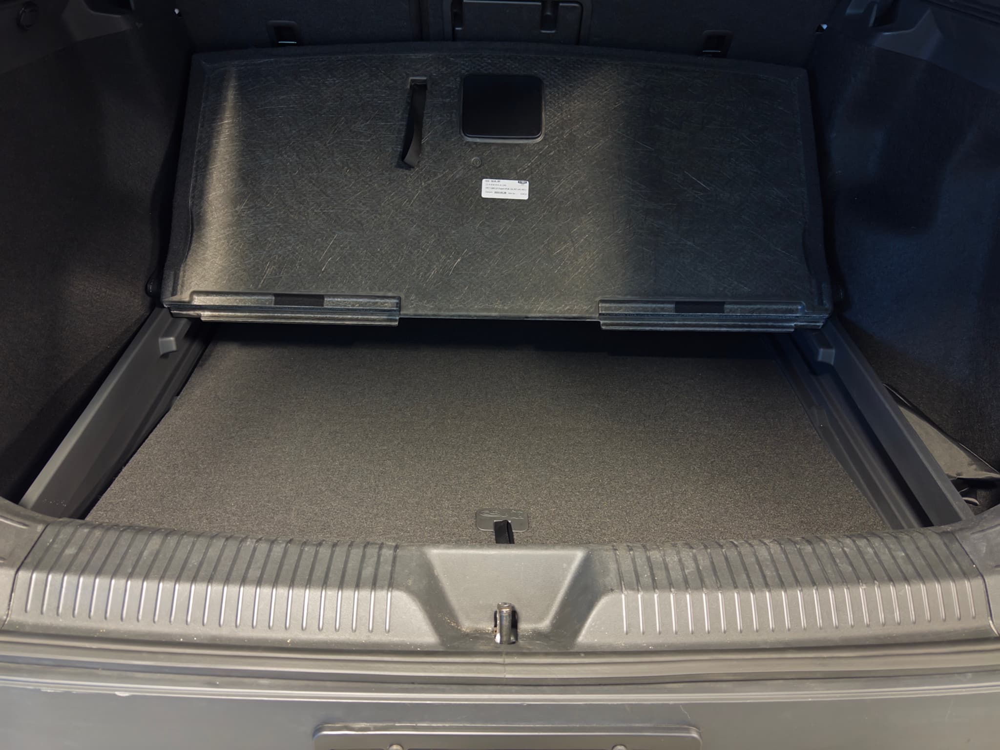2023 Volkswagen ID.4 view 28