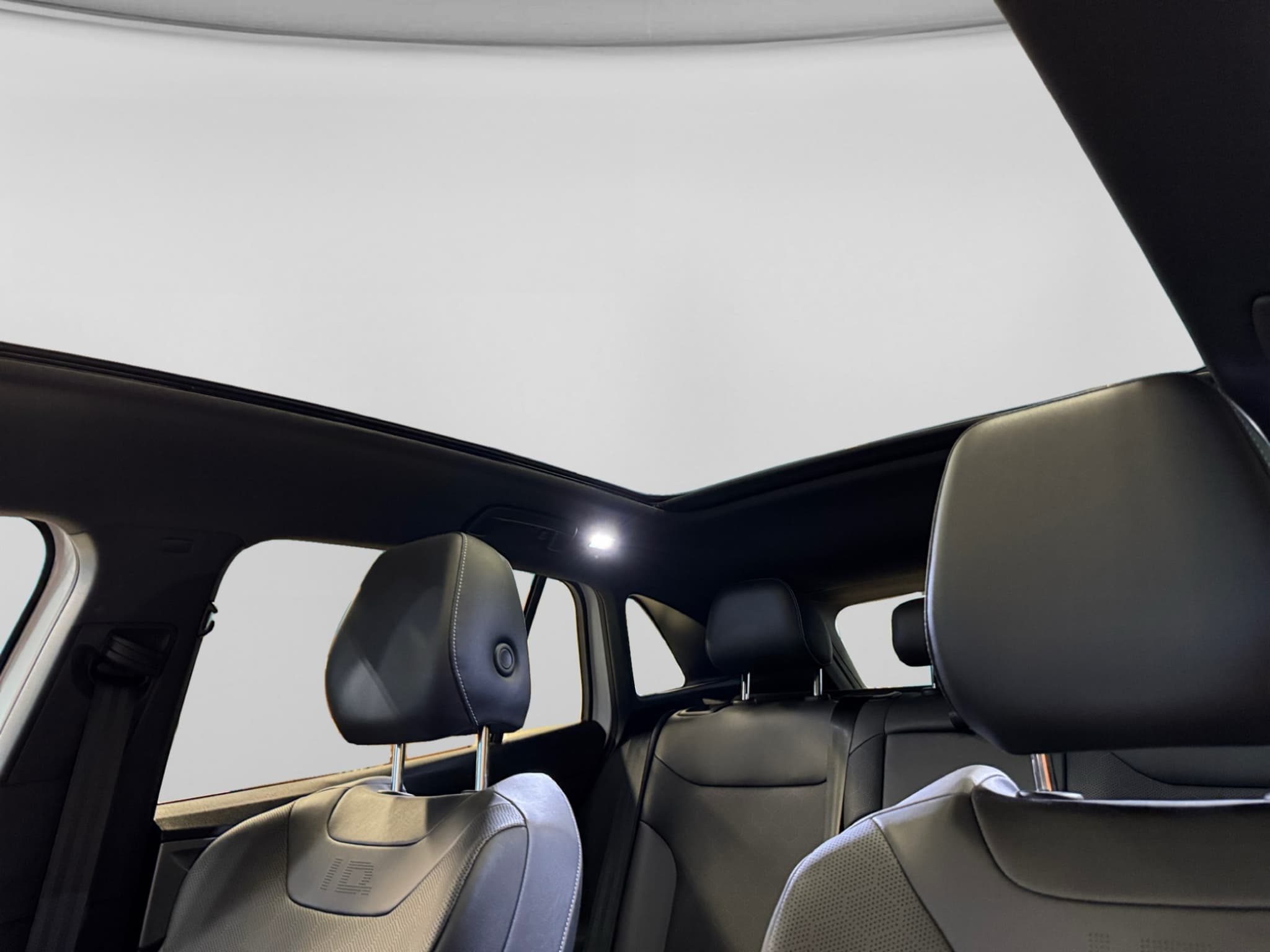 2023 Volkswagen ID.4 view 23