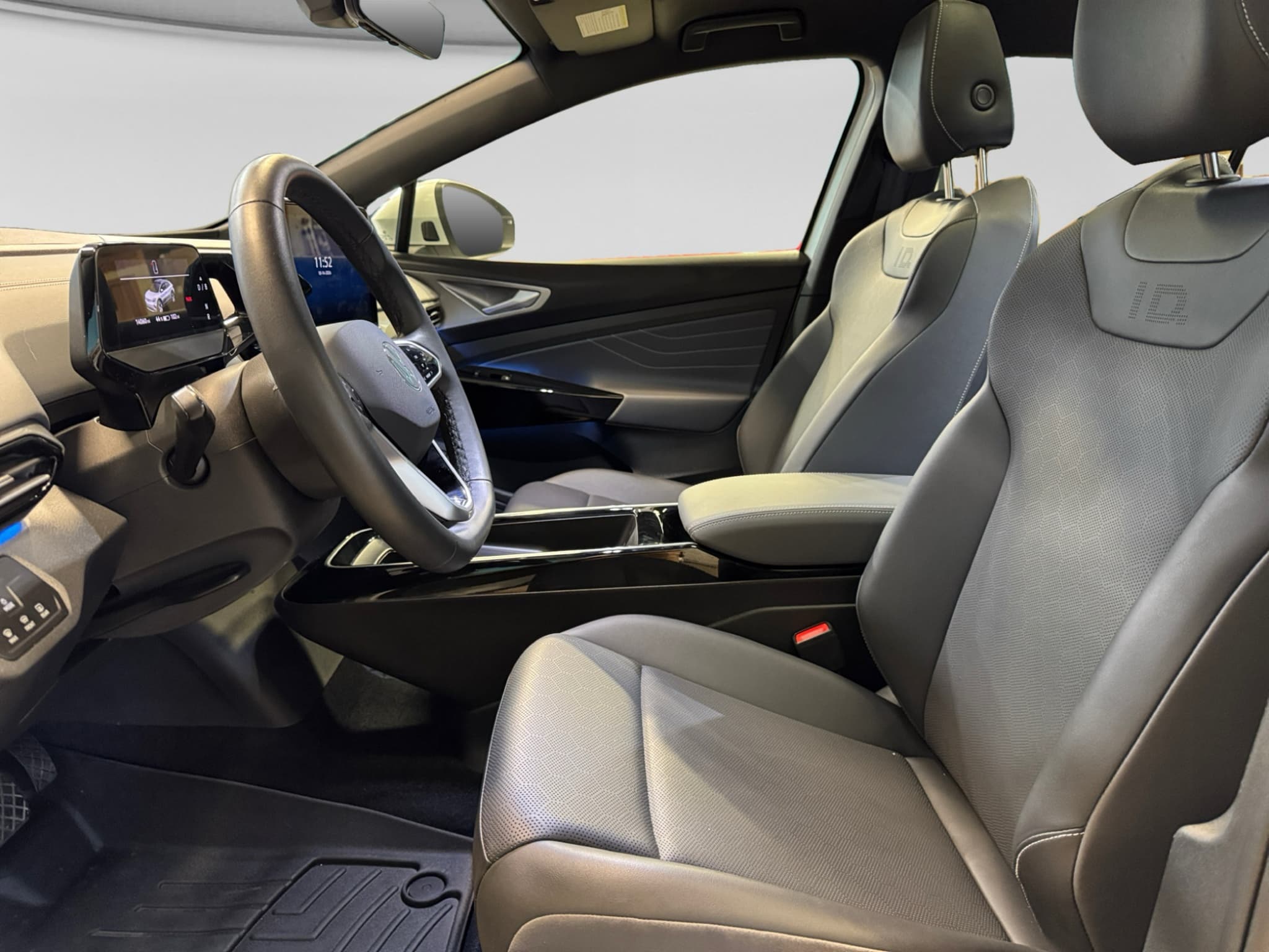 2023 Volkswagen ID.4 view 8