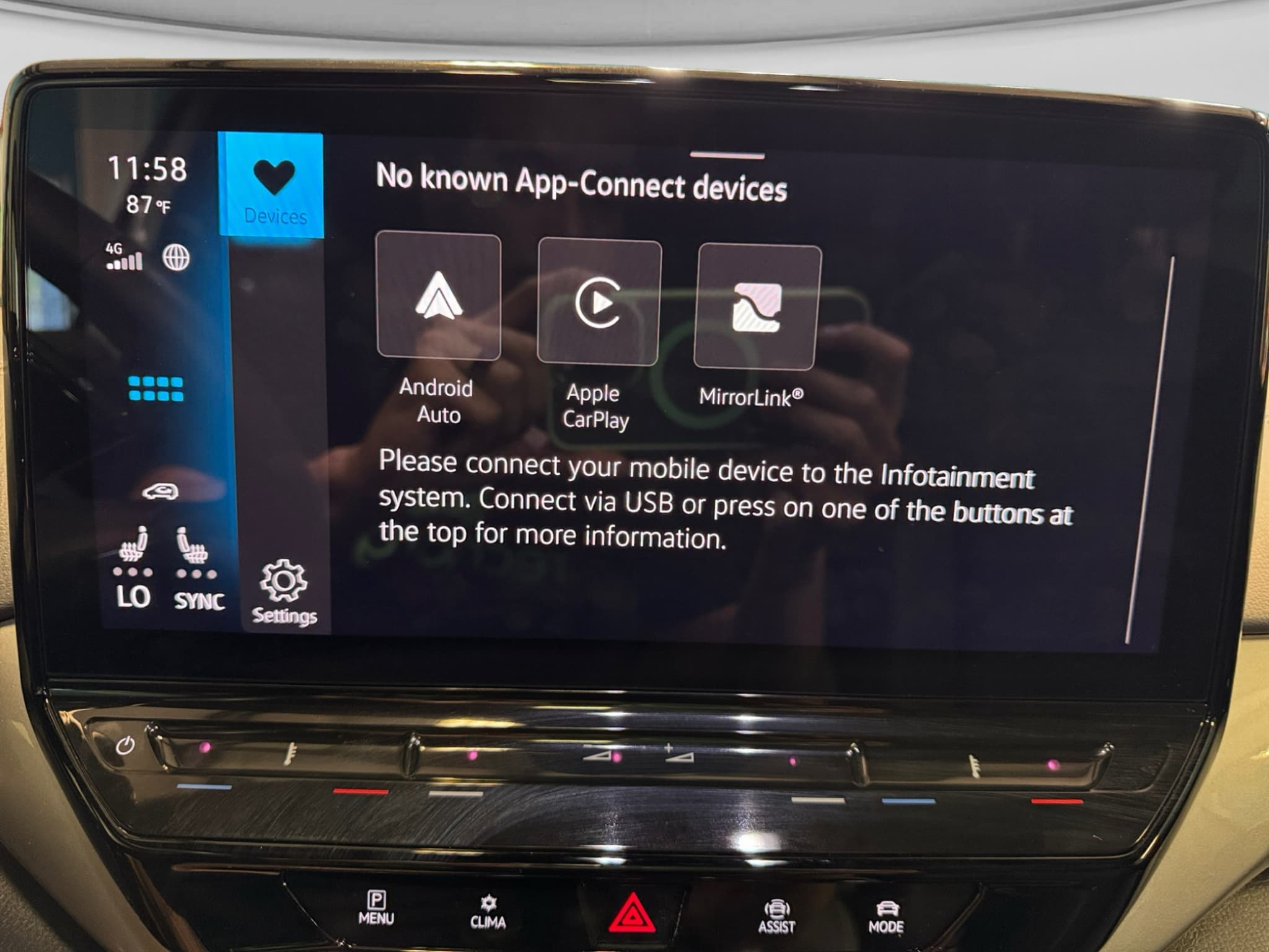 2023 Volkswagen ID.4 view 13