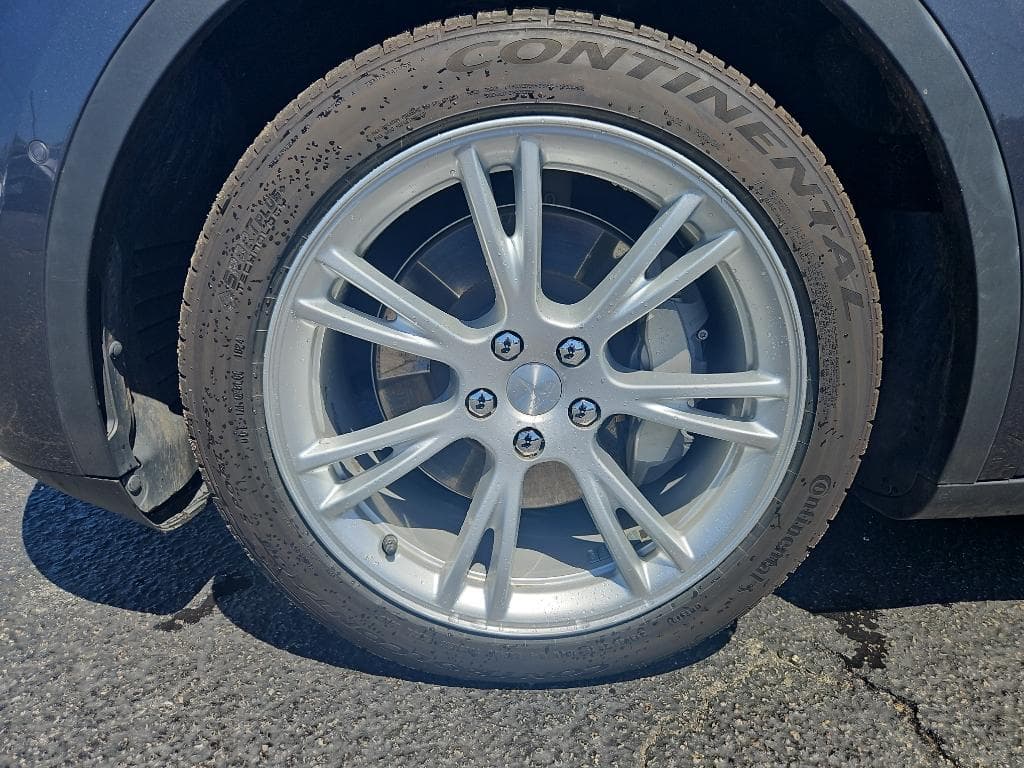 2020 Tesla Model Y view 23