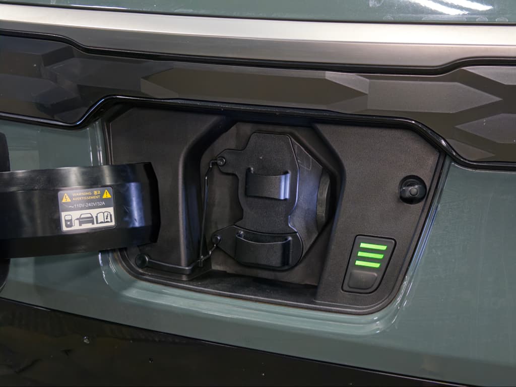 2023 Kia Niro EV view 5