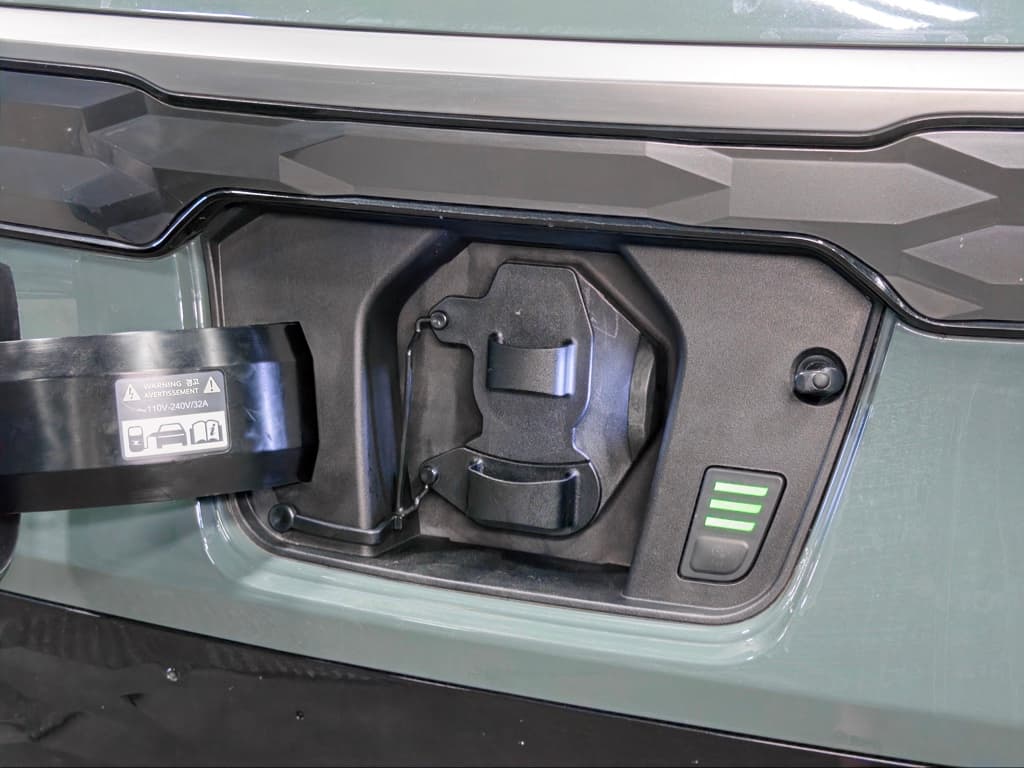 2023 Kia Niro EV view 5