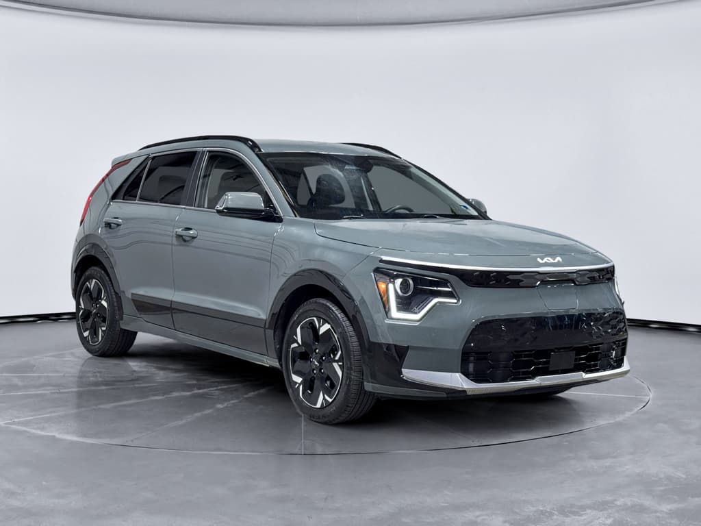 2023 Kia Niro EV view 4