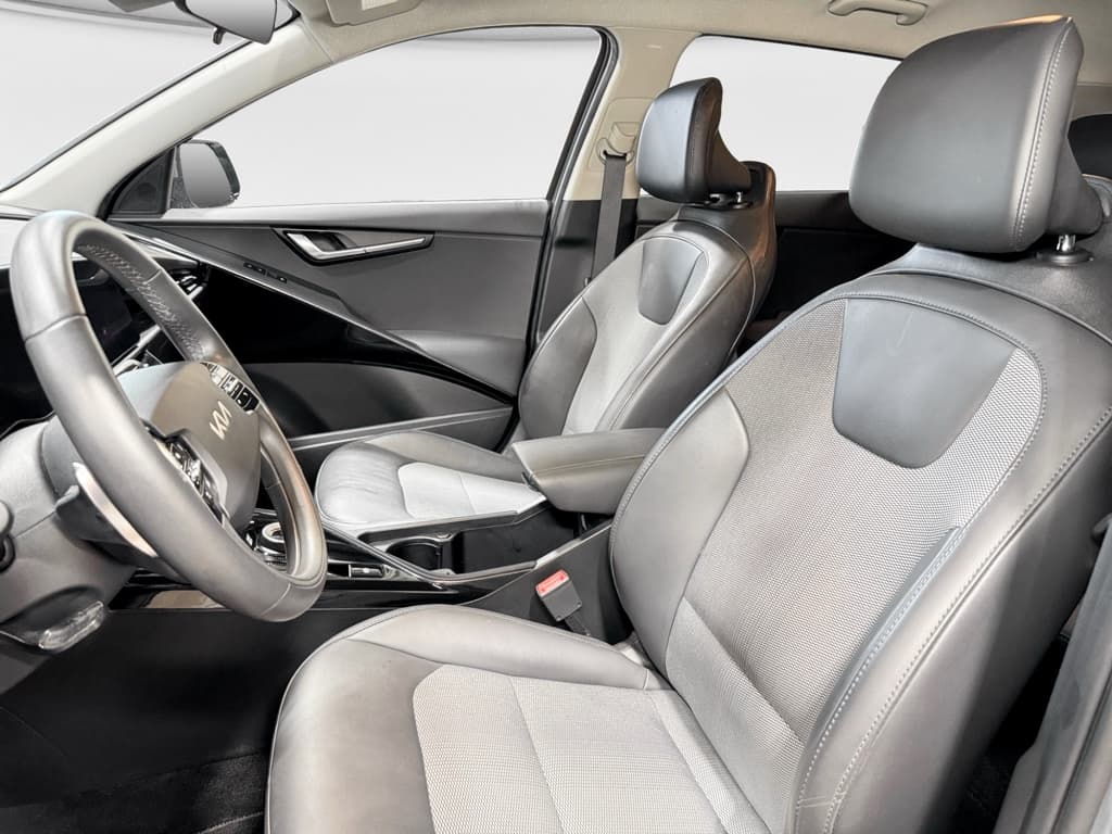 2023 Kia Niro EV view 18