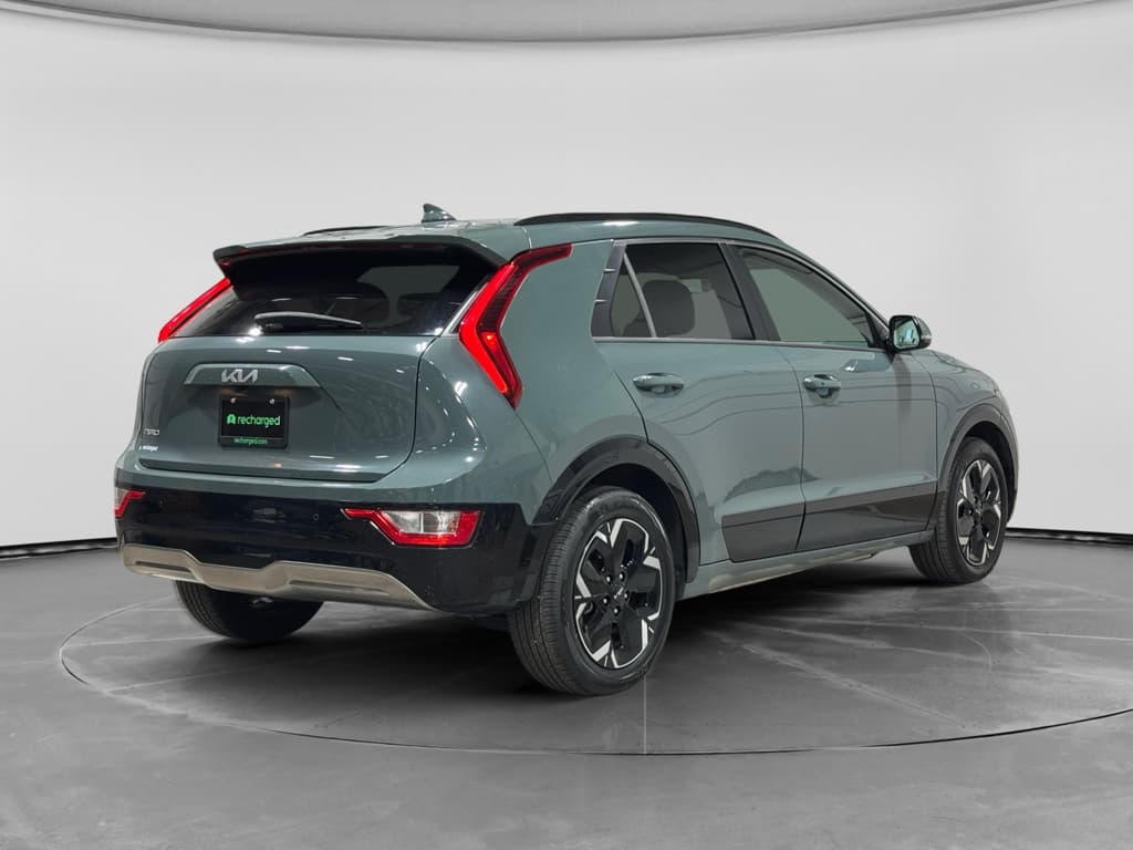 2023 Kia Niro EV view 3