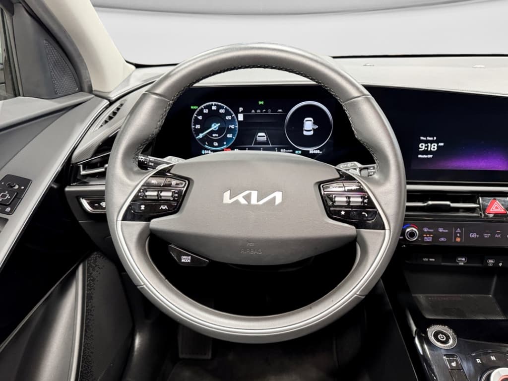 2023 Kia Niro EV view 8