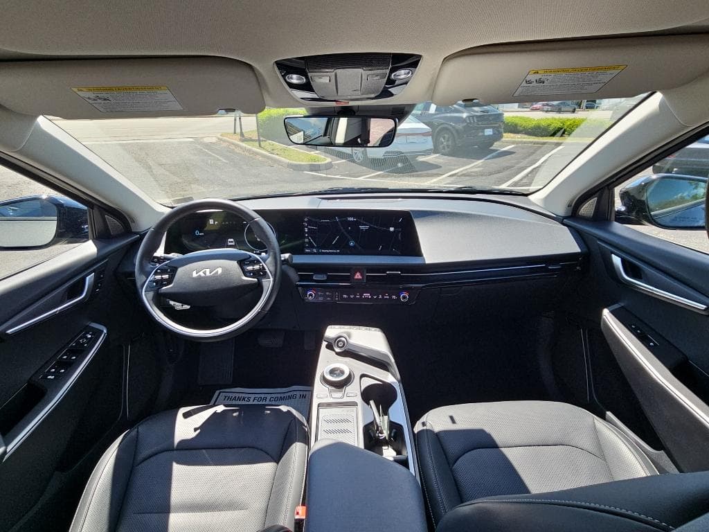 2022 Kia EV6 view 17