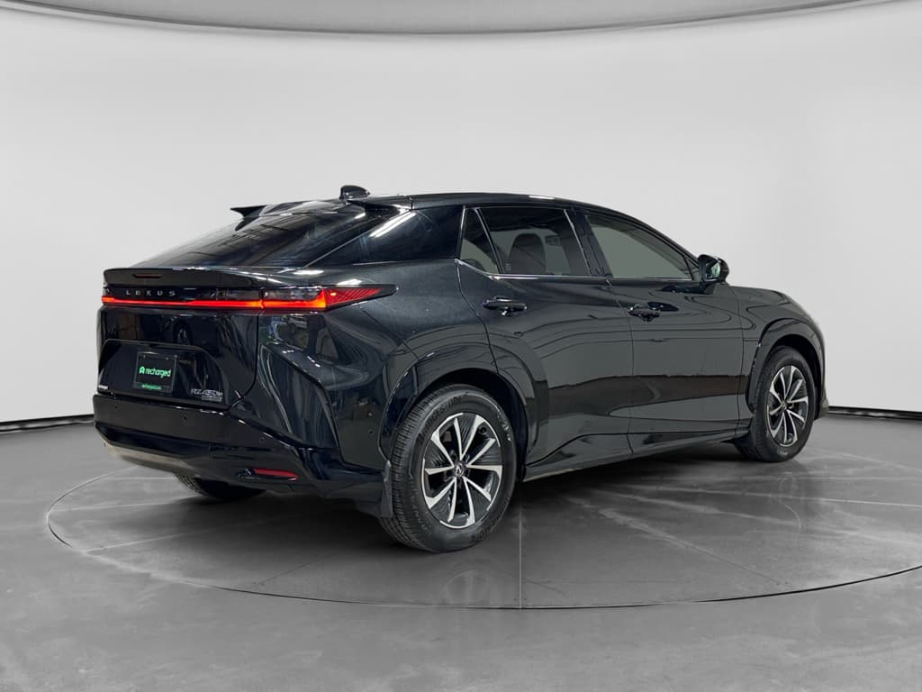 2025 Lexus RZ 450e view 3