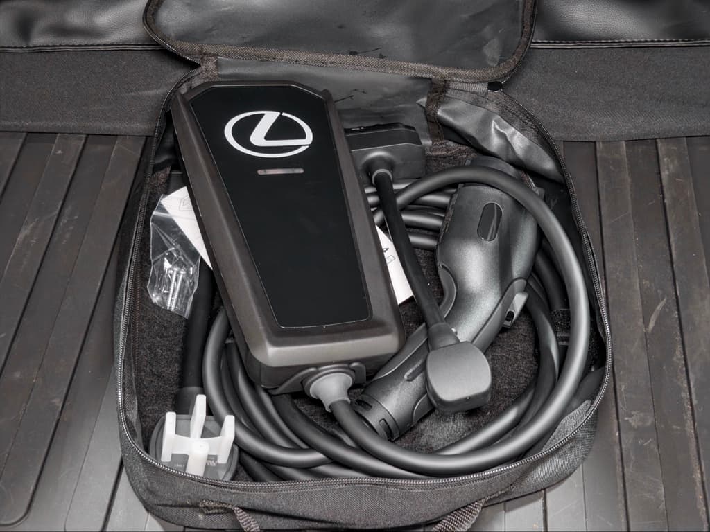 2025 Lexus RZ 450e view 6