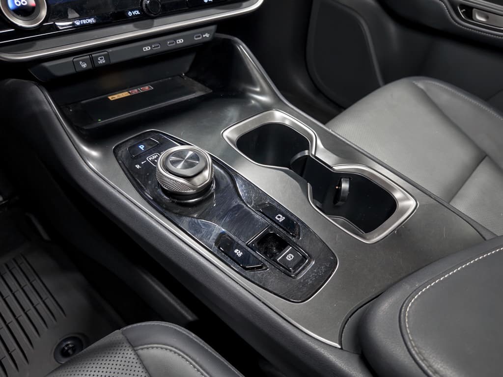 2025 Lexus RZ 450e view 18