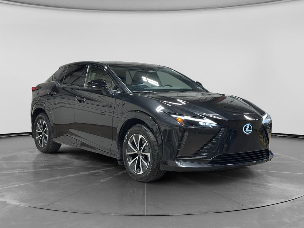 2025 Lexus RZ 450e view 4