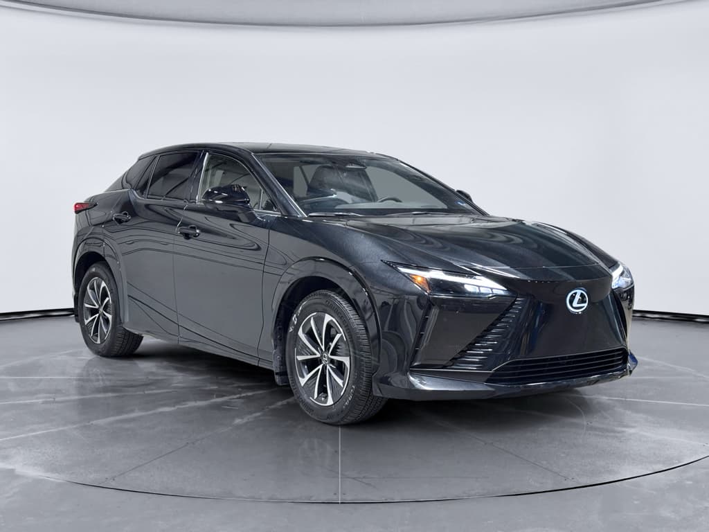 2025 Lexus RZ 450e view 4