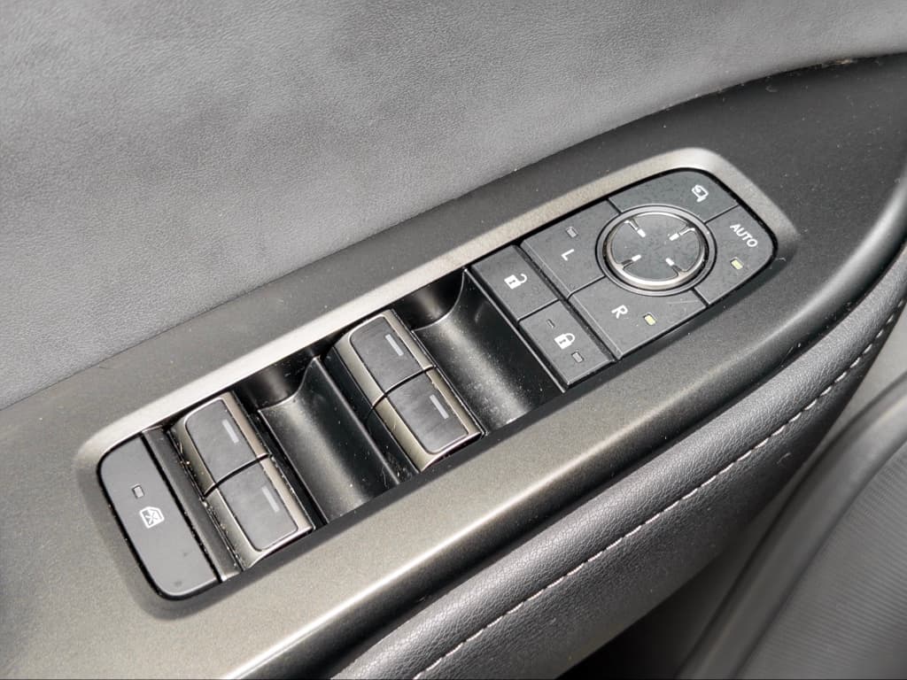 2025 Lexus RZ 450e view 8
