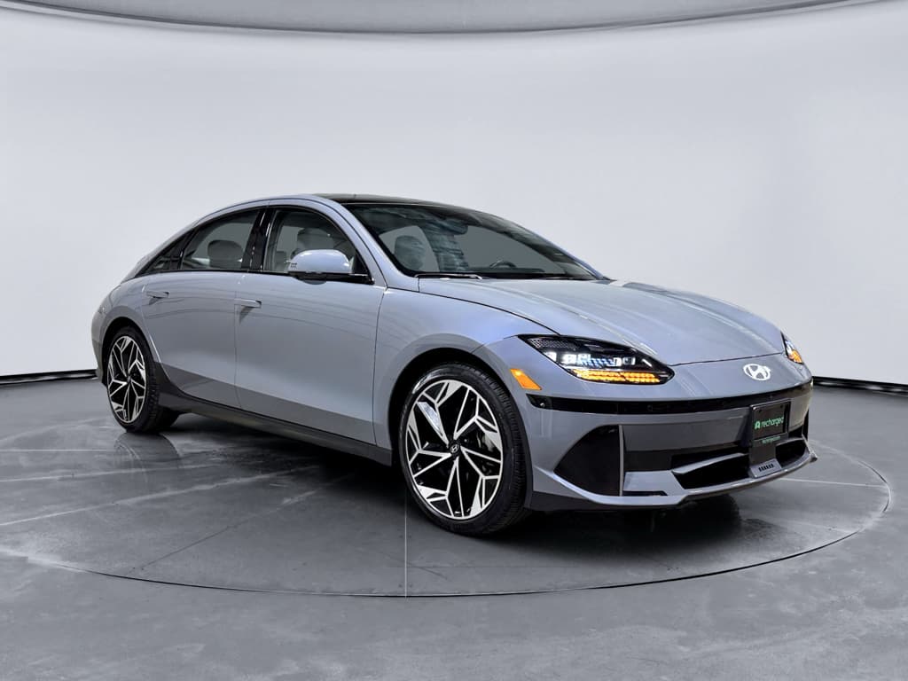 2023 Hyundai IONIQ 6 view 4