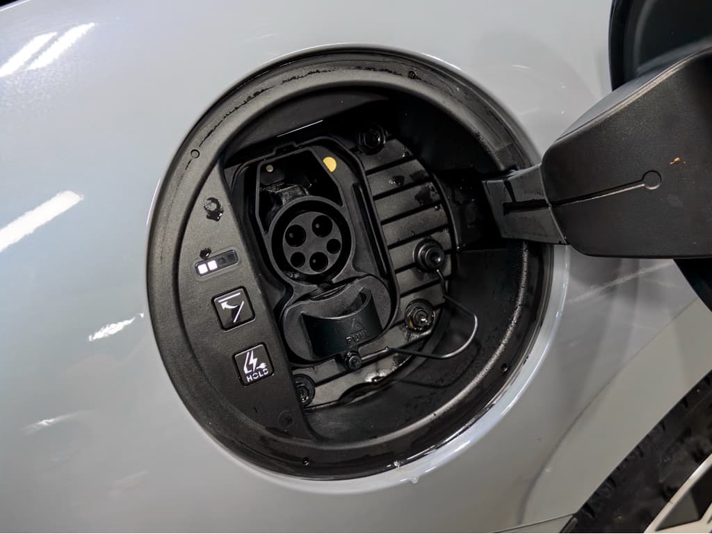2023 Hyundai IONIQ 6 view 5