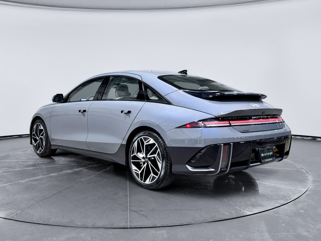 2023 Hyundai IONIQ 6 view 2