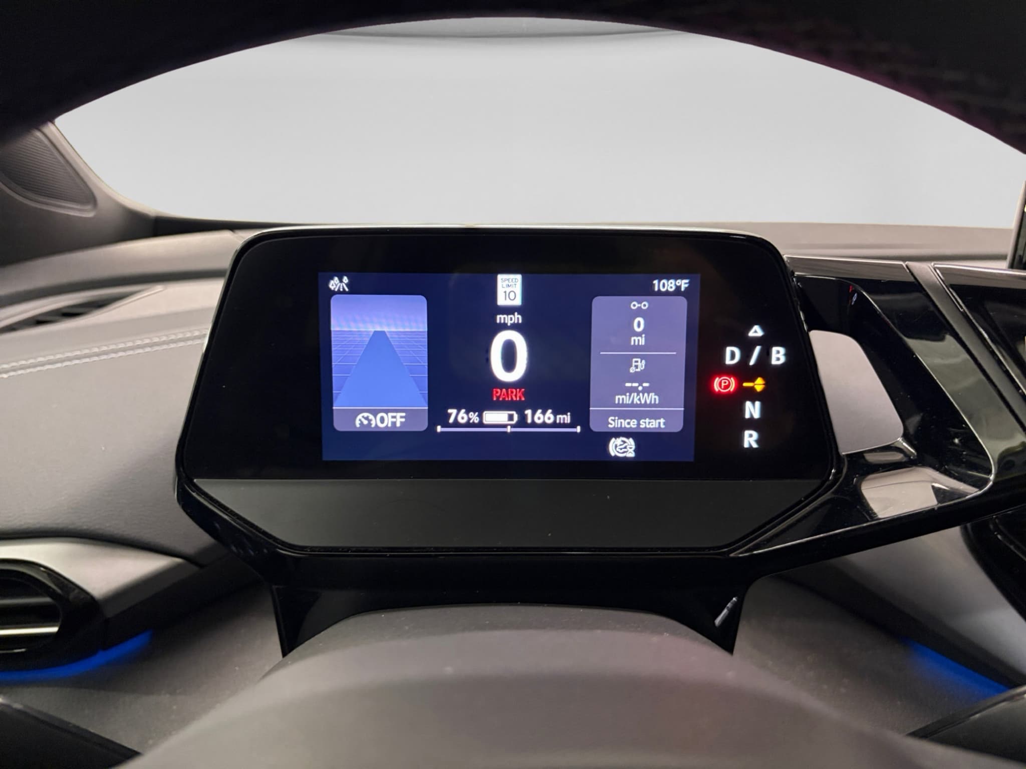 2023 Volkswagen ID.4 view 8