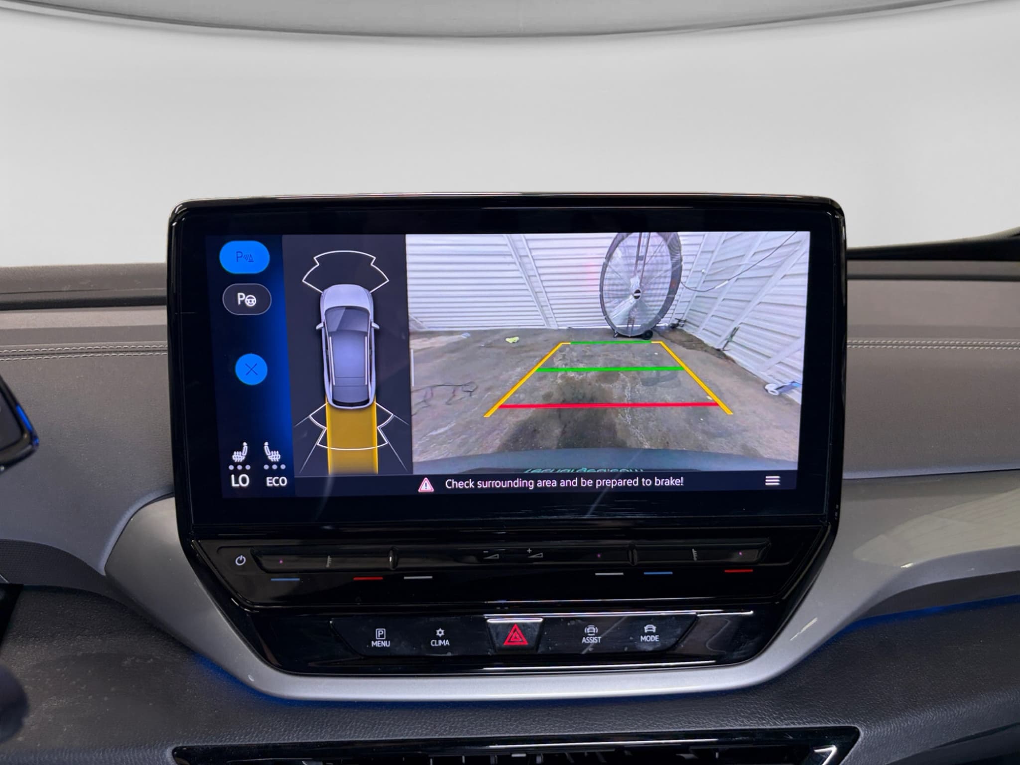 2023 Volkswagen ID.4 view 13