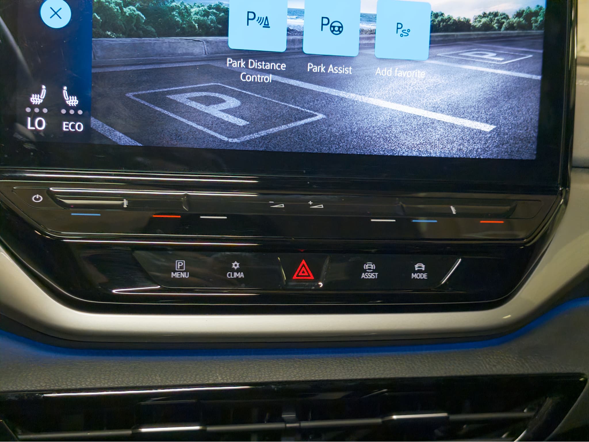 2023 Volkswagen ID.4 view 14