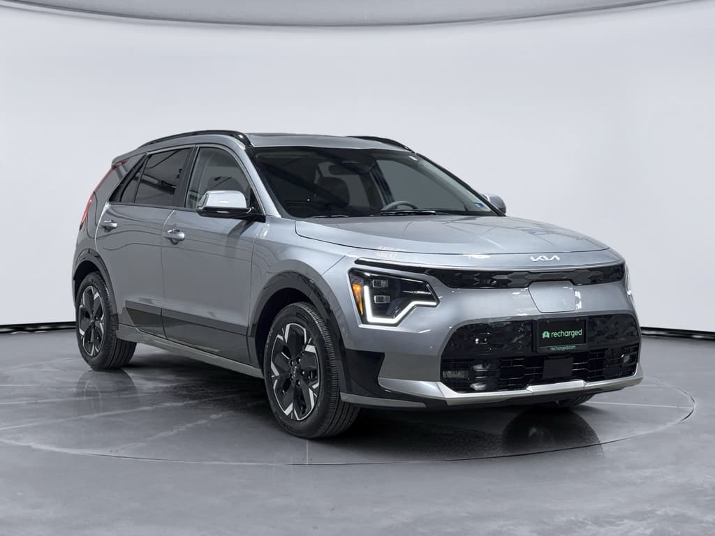 2023 Kia Niro EV view 4