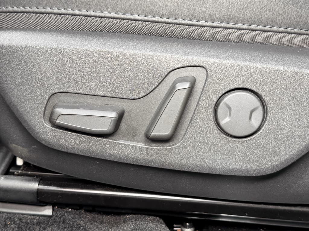 2023 Kia Niro EV view 6
