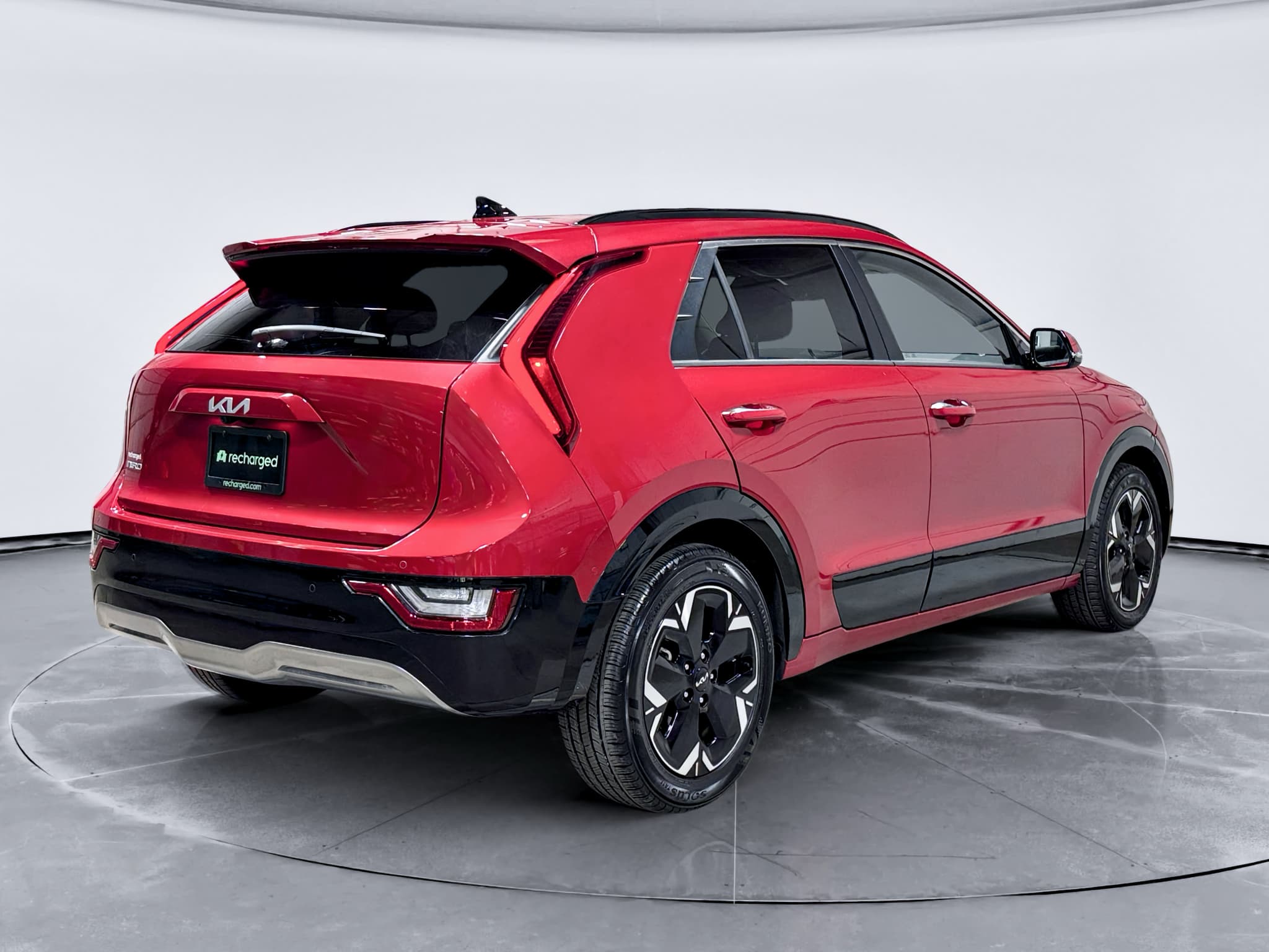 2023 Kia Niro EV view 3