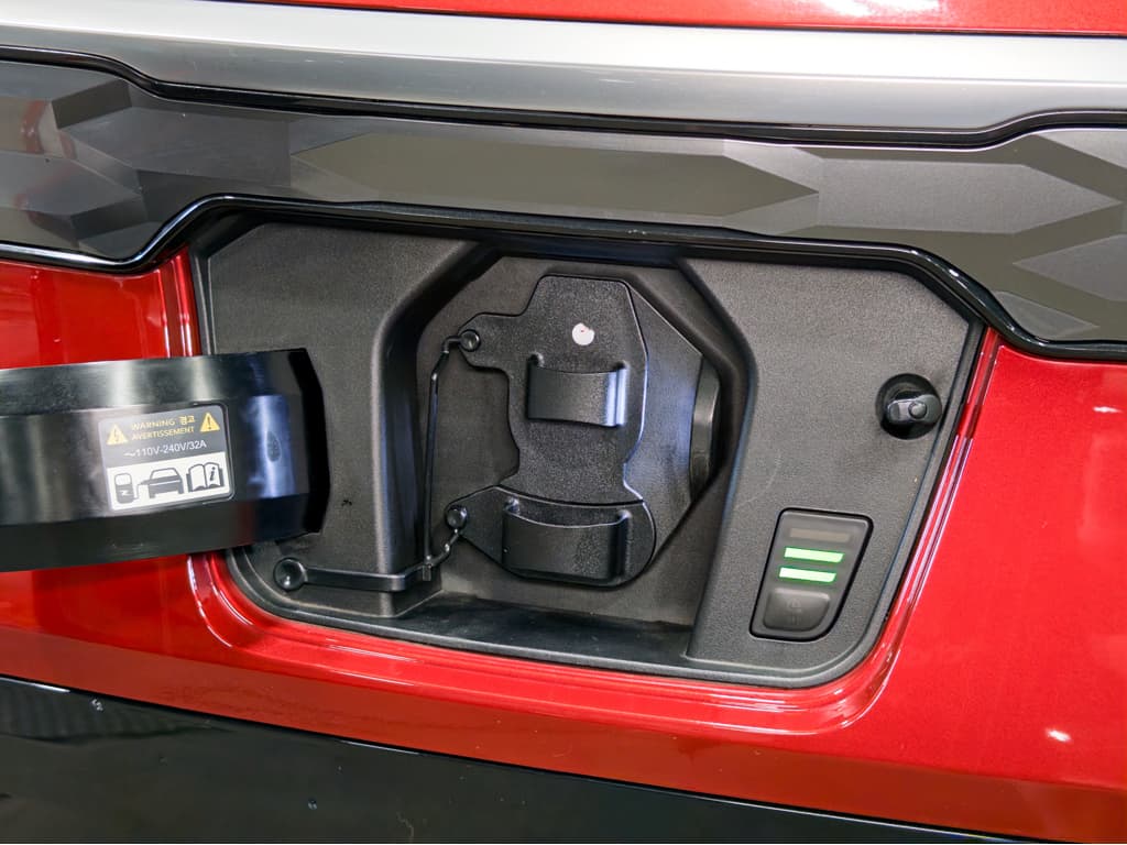 2023 Kia Niro EV view 5