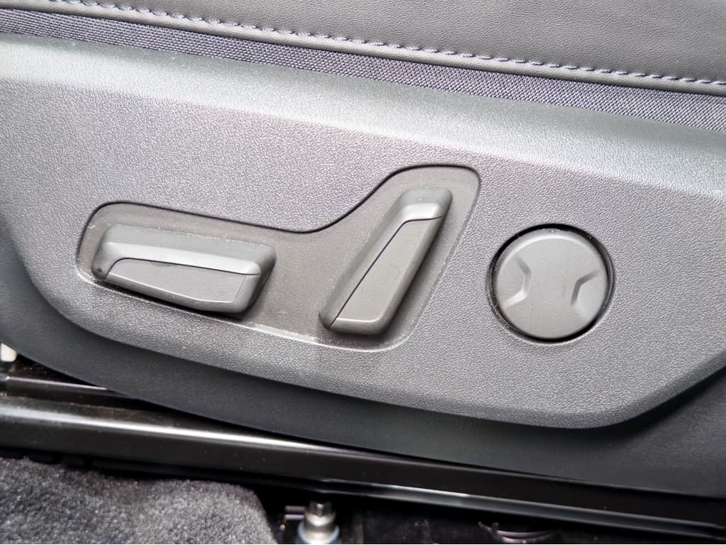 2023 Kia Niro EV view 6