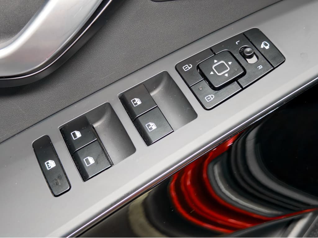 2023 Kia Niro EV view 7