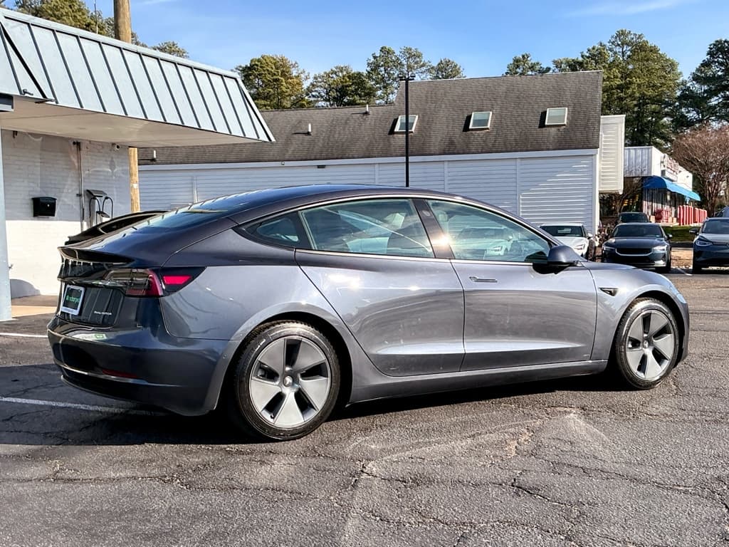 2021 Tesla Model 3 view 4