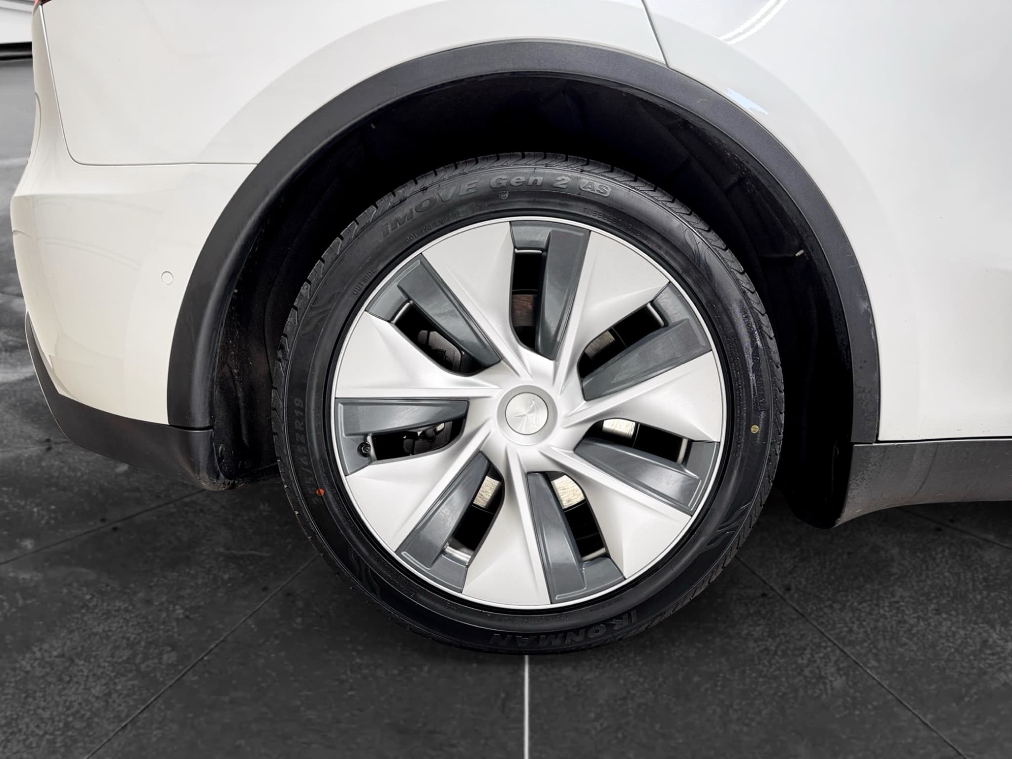 2020 Tesla Model Y view 35