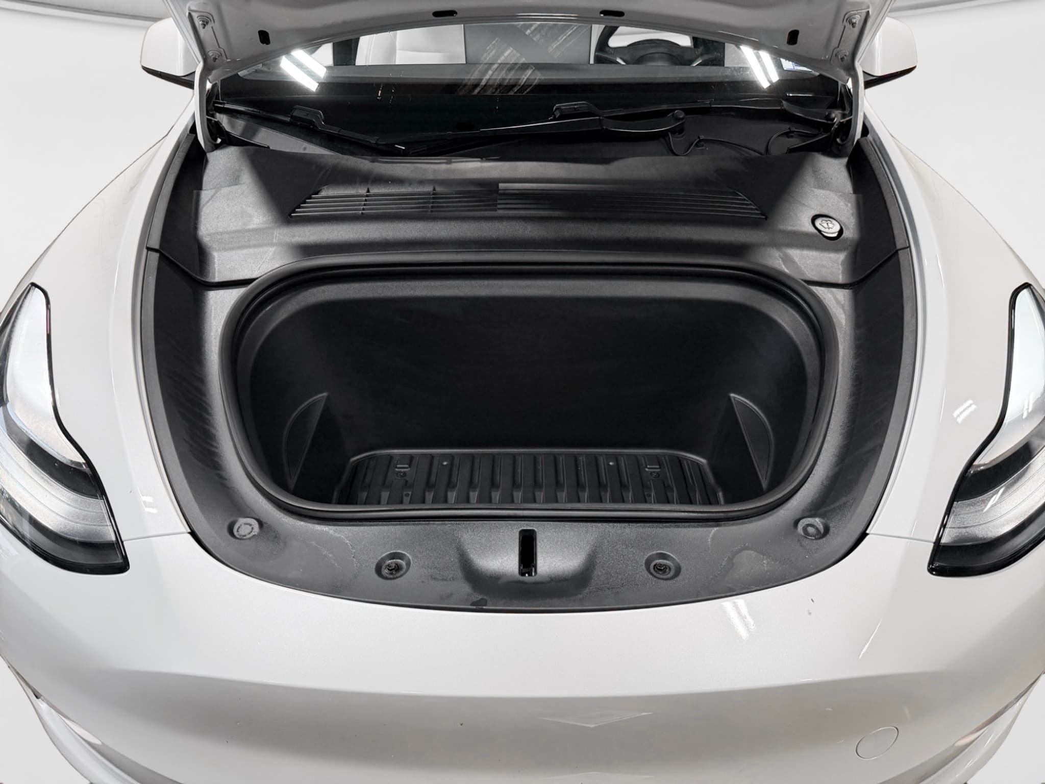 2020 Tesla Model Y view 25