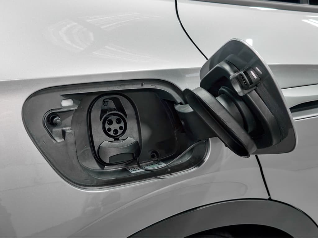 2023 Volkswagen ID.4 view 5