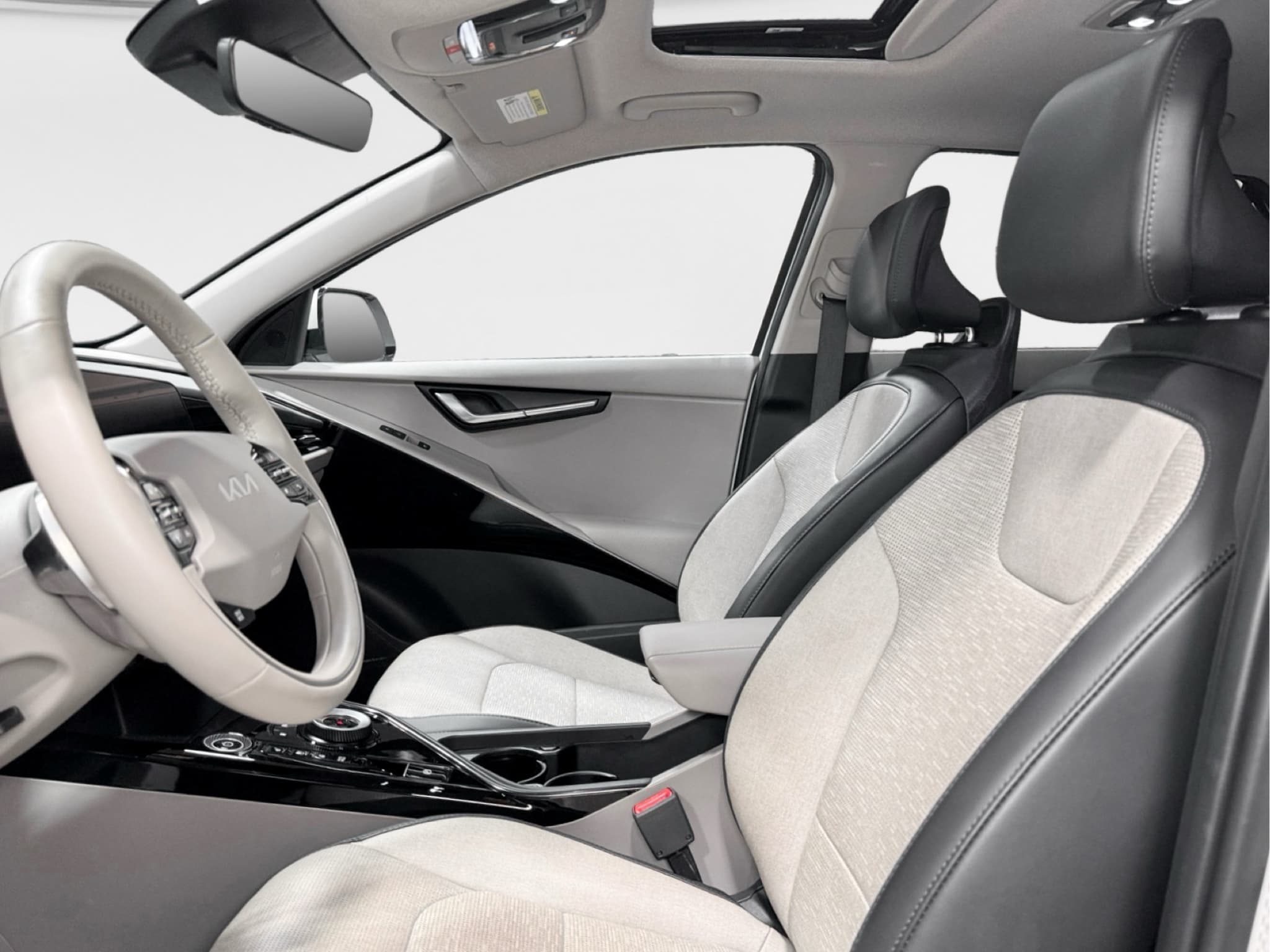 2023 Kia Niro EV view 17