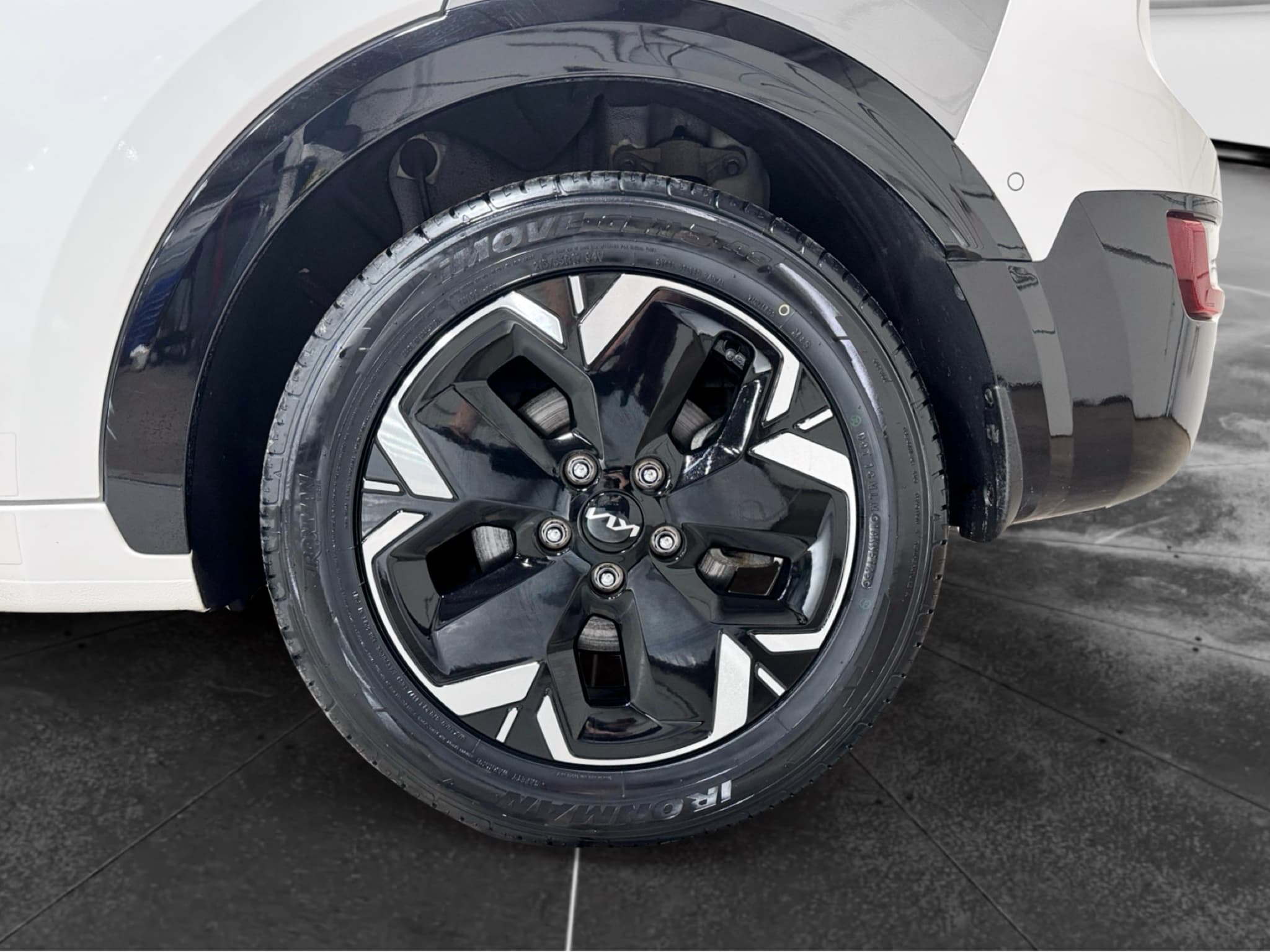 2023 Kia Niro EV view 32
