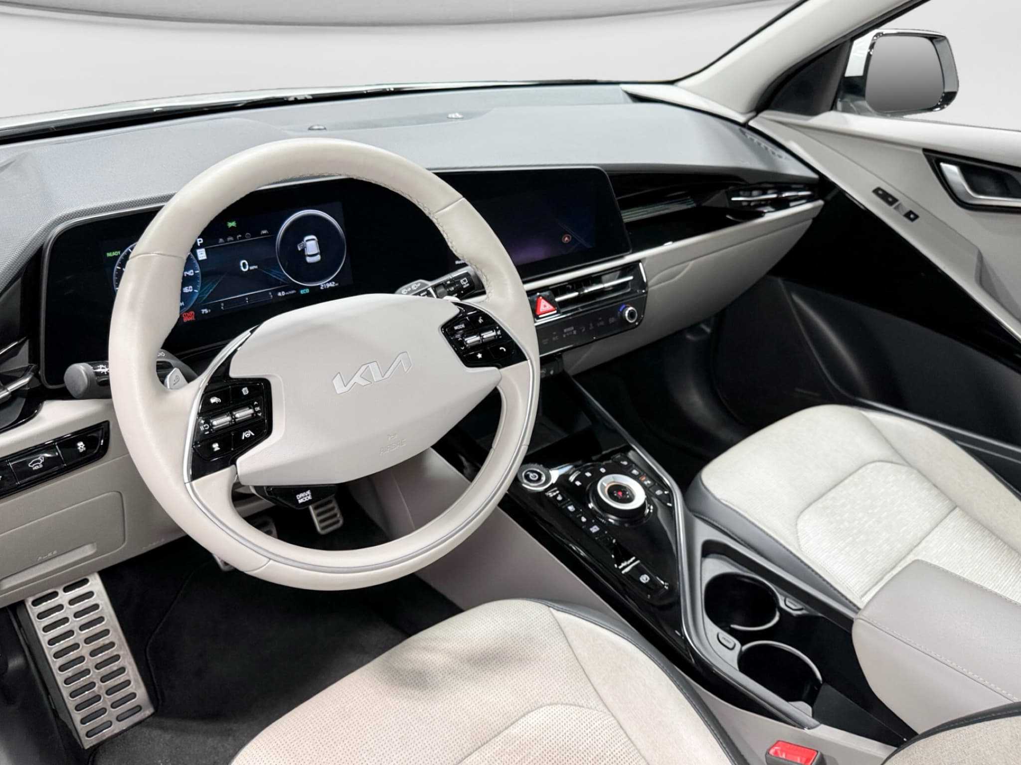 2023 Kia Niro EV view 18