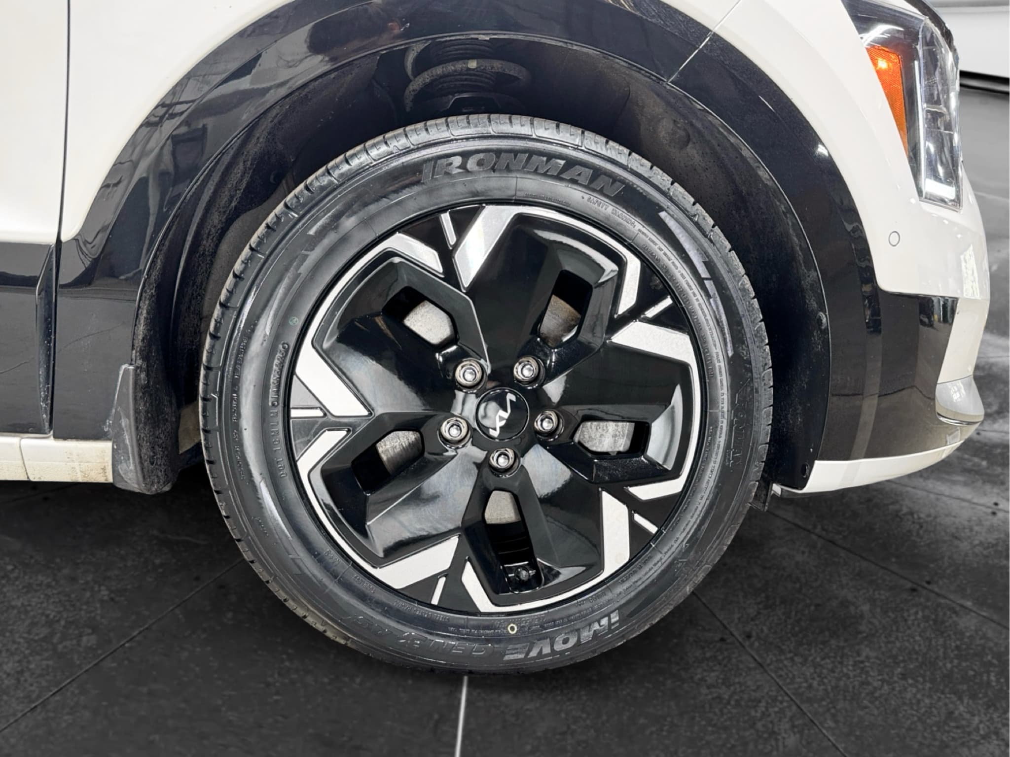 2023 Kia Niro EV view 36