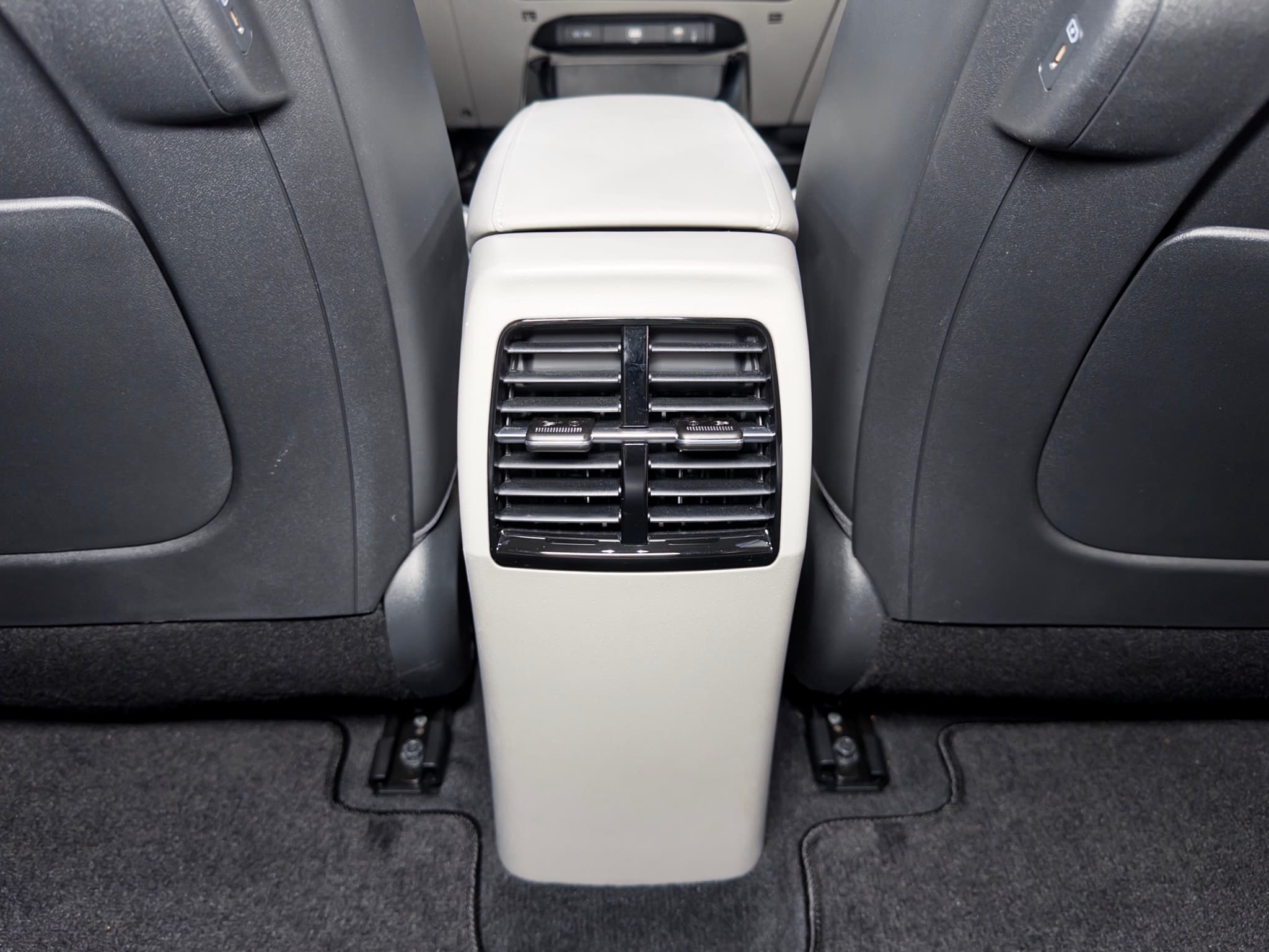 2023 Kia Niro EV view 21